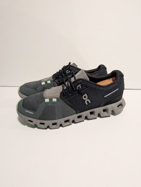 On Cloud 5 Women's Size 8 Gray Black Mint Outdoor Running Walking Shoes Sneakers